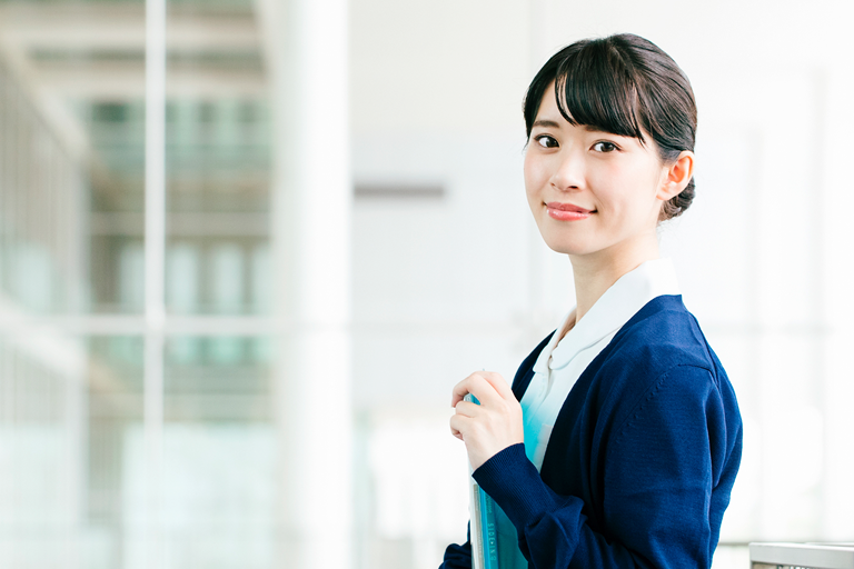 看護師ってどんな職業？どうやってなるの？知っておきたい仕事内容や給料を詳しく説明！