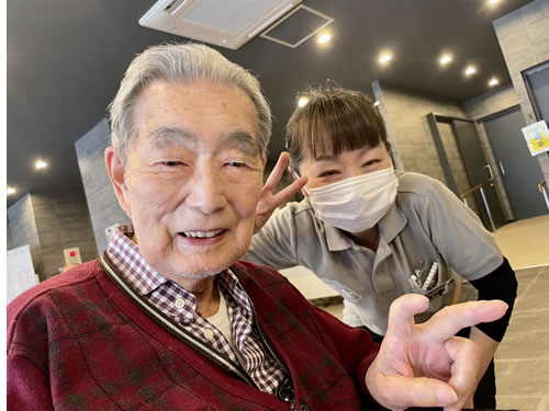 株式会社我喜大笑 デイサービス夢楽 桃山台の介護タクシー/ドライバー 通所介護・デイサービス パート/アルバイトの求人情報イメージ1